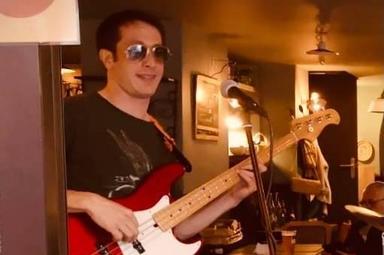 Guitare Basse - Private Electric Bass lessons course image