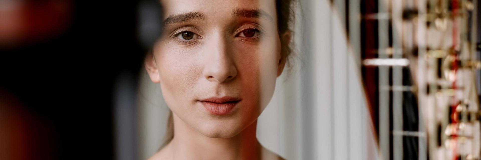 Julia Lopuszynska - Cover