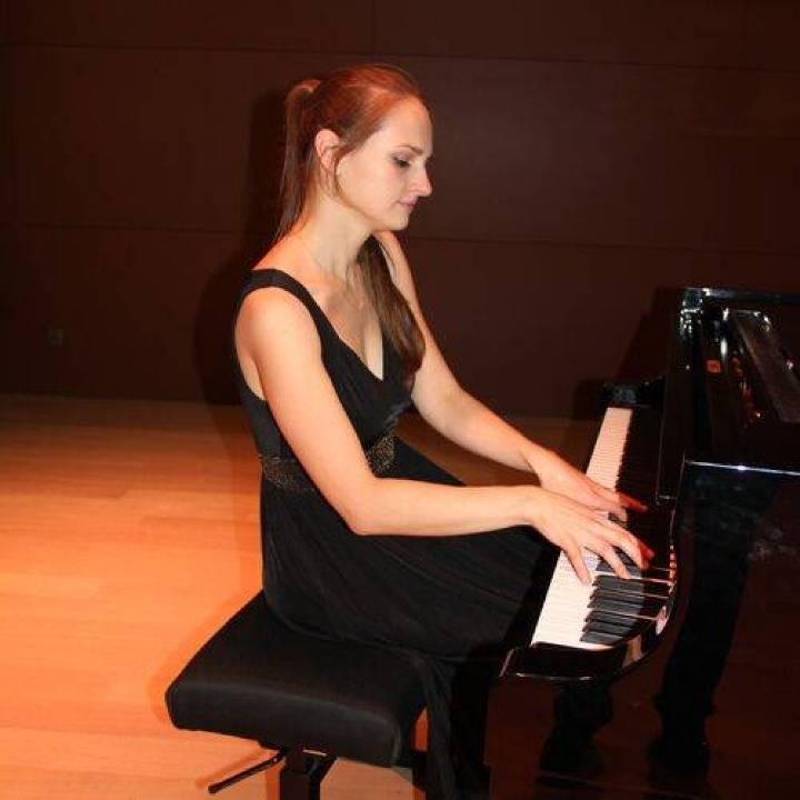 Anne Fischer