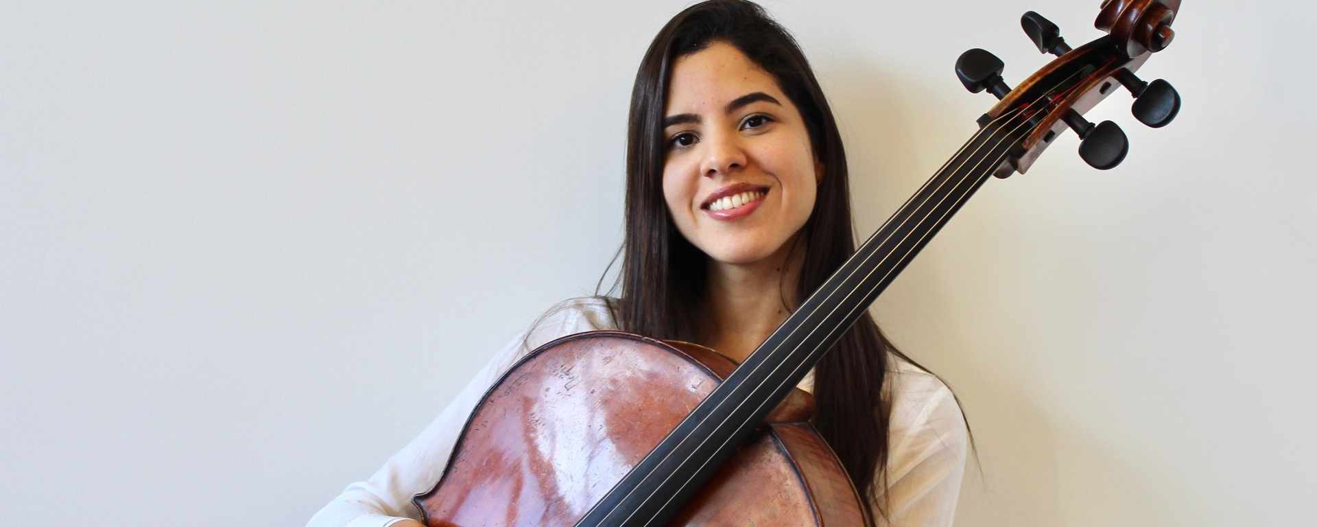 Cello lessons for all ages and levels with a former teacher of El Sistema in Venezuela