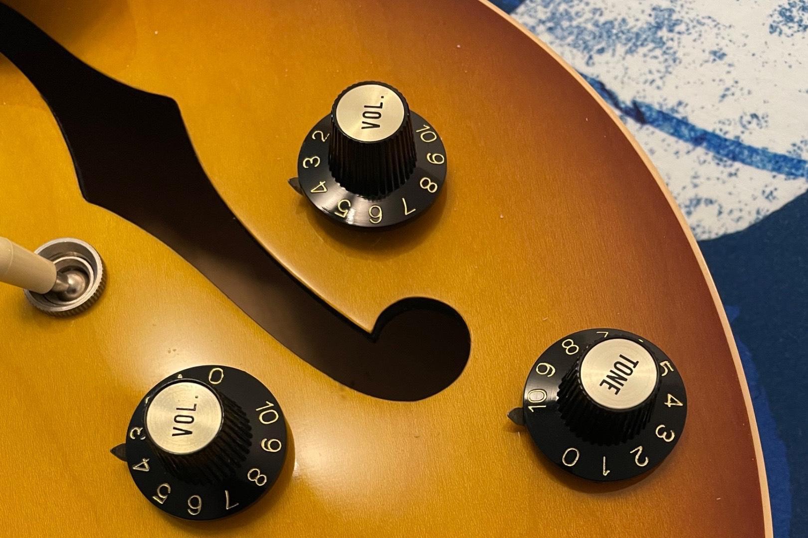E-Gitarre für Anfänger/in (Verschiedene Standort und Kombination davon) course image