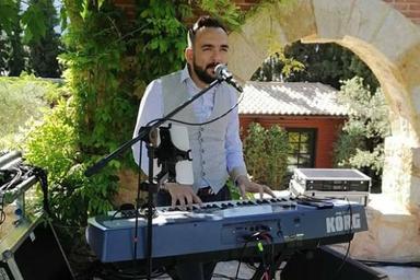 Privater Keyboardunterricht - Private Keyboard lessons course image