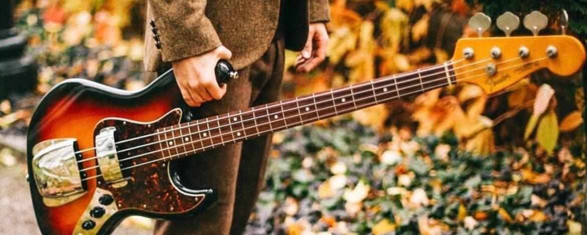 Basic knowledge of bass guitar. Learning a famous bass lines.