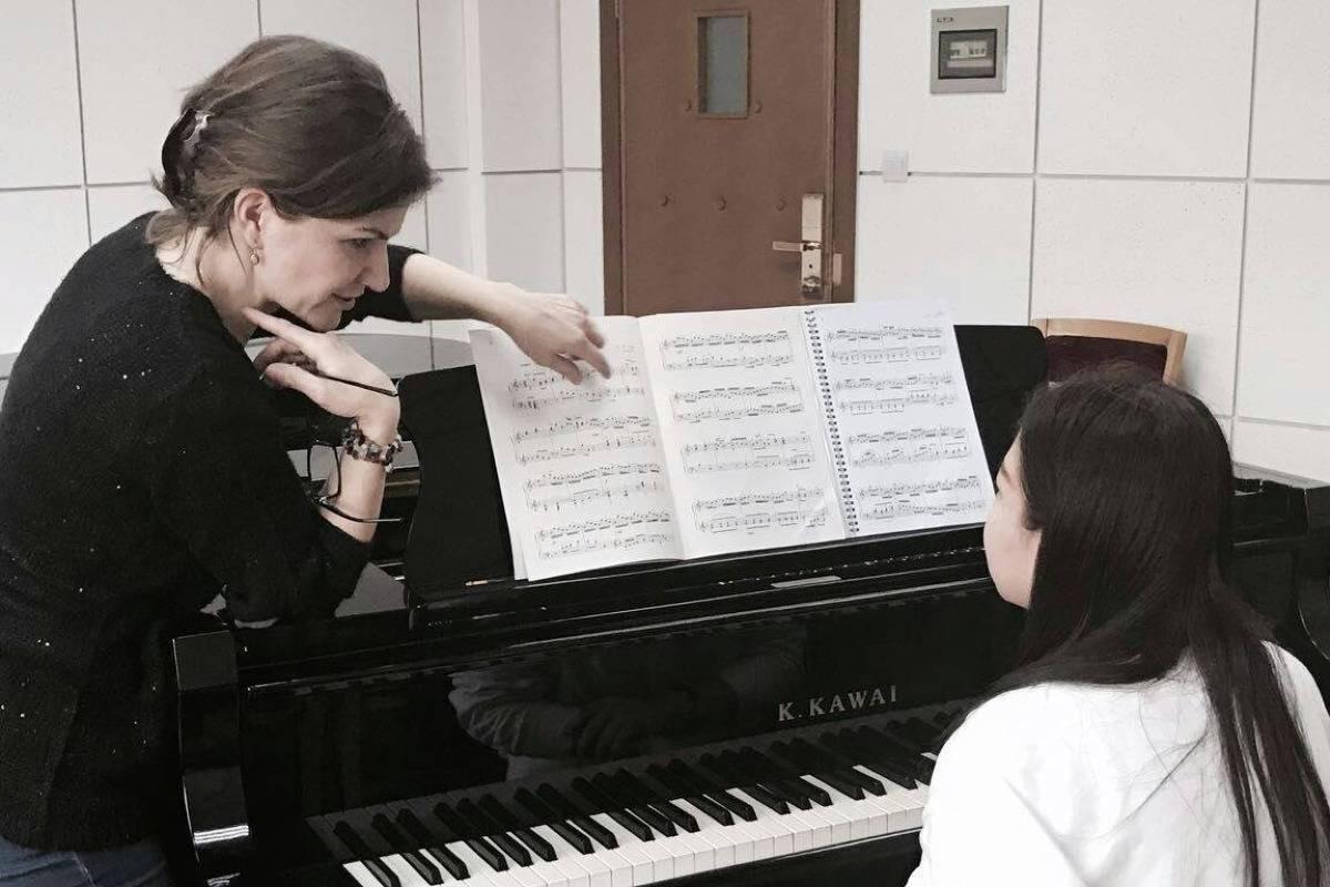 Klavierunterricht mit Hochschul-Dozentin course image